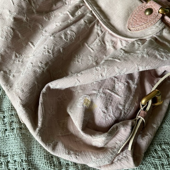 Luis Vuitton Blush Pink Neo Cabby - Picture 4 of 5